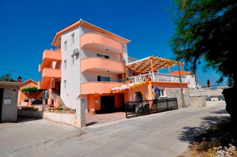Apartmán Marinovi Dvori Slatine Exteriér fotografie