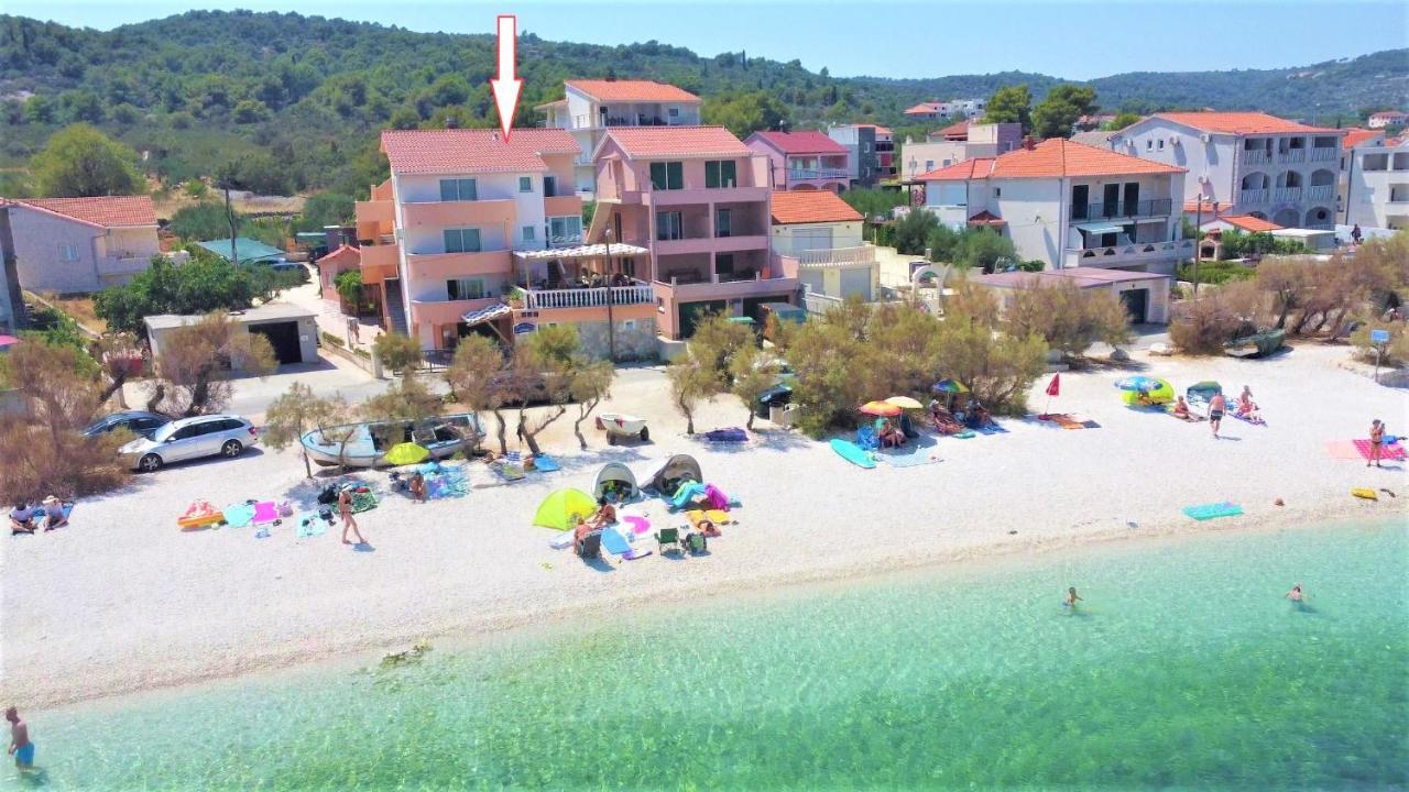 Apartmán Marinovi Dvori Slatine Exteriér fotografie